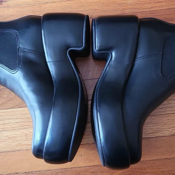 Everlane Puffa Boots - Picture 3 of 8